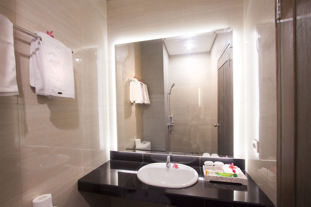 Zen Rooms Seminyak Kayu Jati Ngoại thất bức ảnh