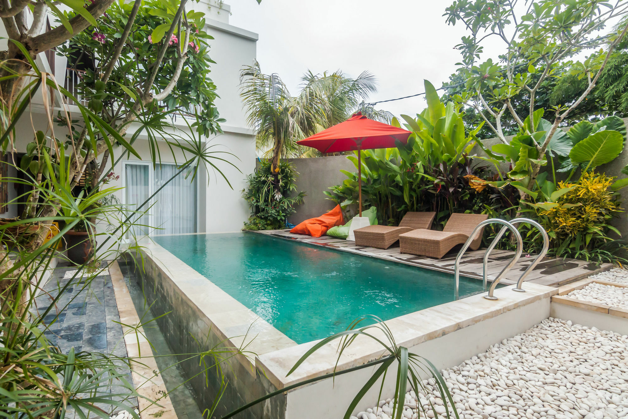 Zen Rooms Seminyak Kayu Jati Ngoại thất bức ảnh
